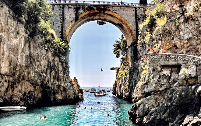 fiordo e spiaggia di furore